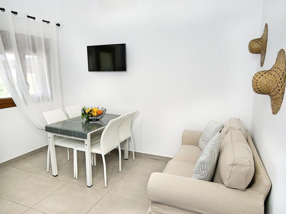 Komitsa Luxury Apartments Nea Roda Cameră foto