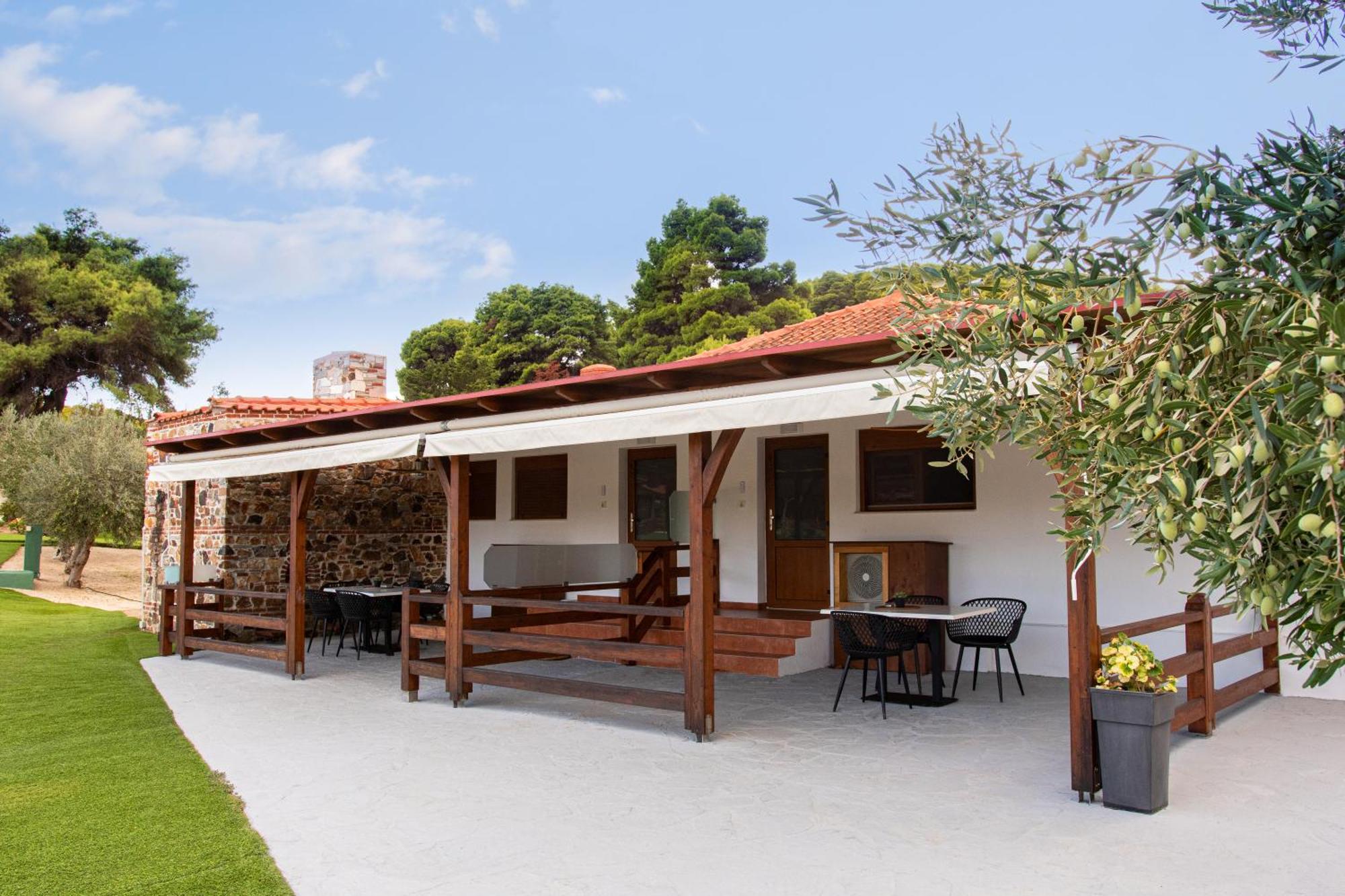 Komitsa Luxury Apartments Nea Roda Exterior foto